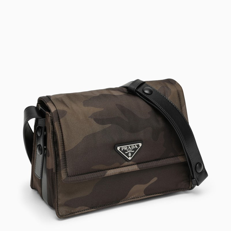Small camouflage shoulder bag in padded Re-Nylon