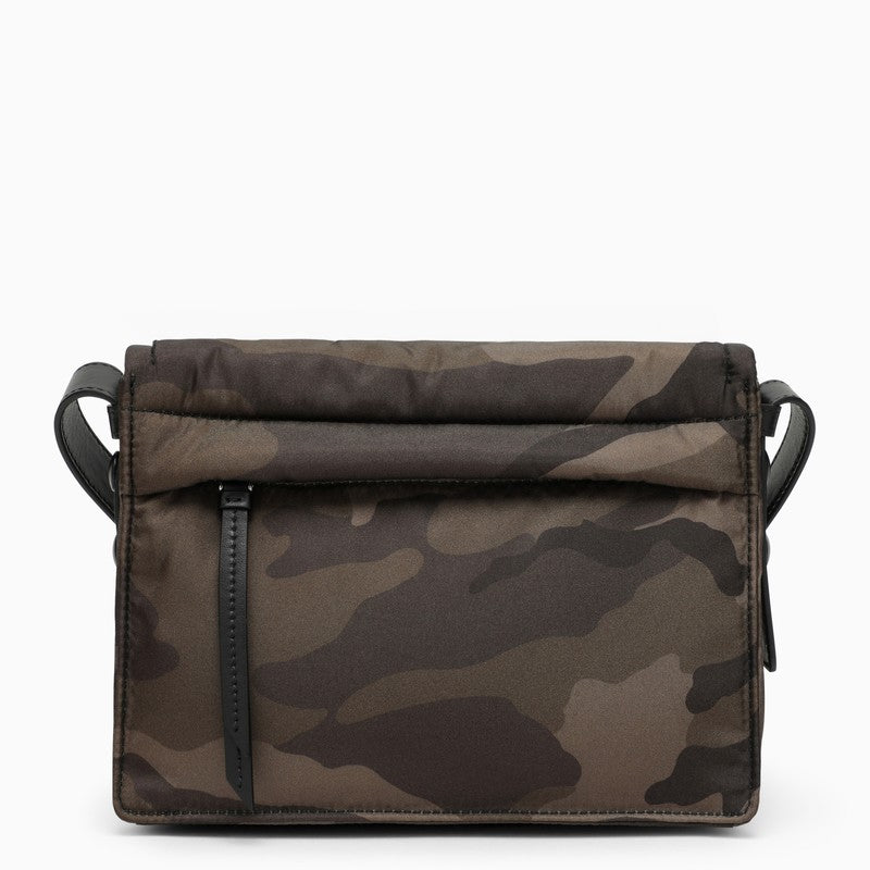 Small camouflage shoulder bag in padded Re-Nylon
