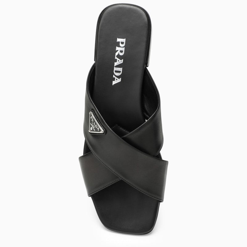 Black sandal with crossover