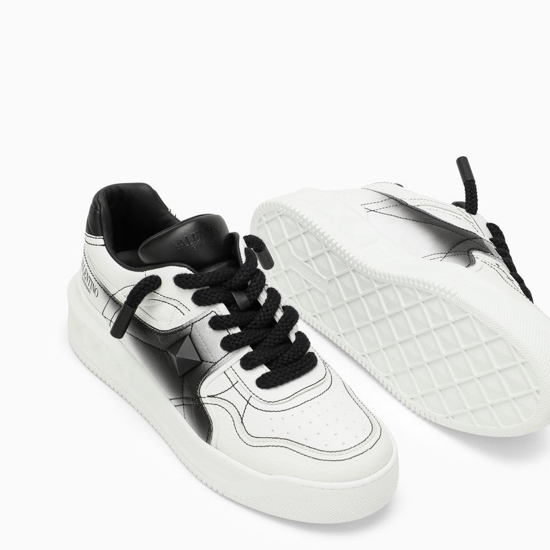 One Stud low white shaded trainer