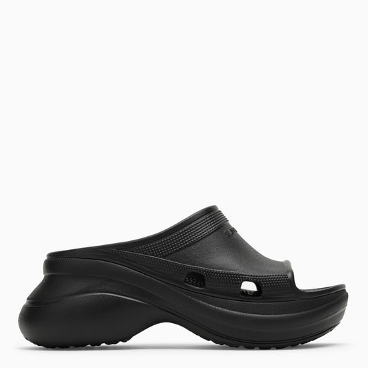 Pool Crocs black rubber sandal
