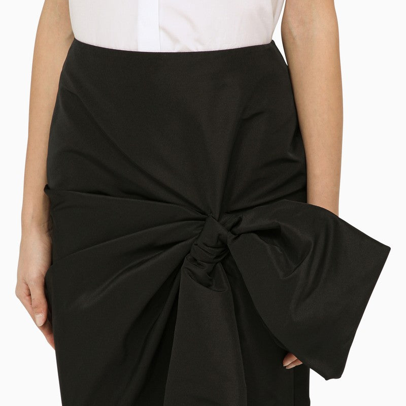 Black pencil skirt with bow