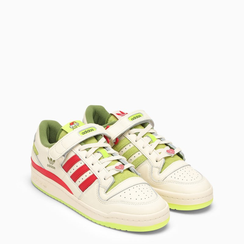 Creamy white Forum Low x The Grinch trainer