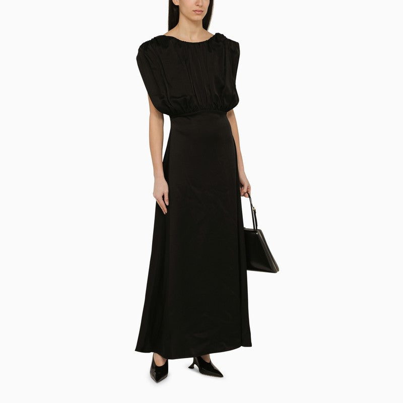 Long dress with black ruffles
