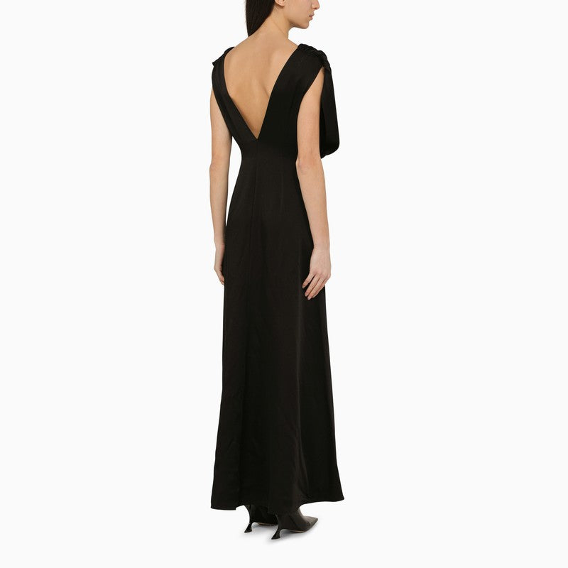 Long dress with black ruffles