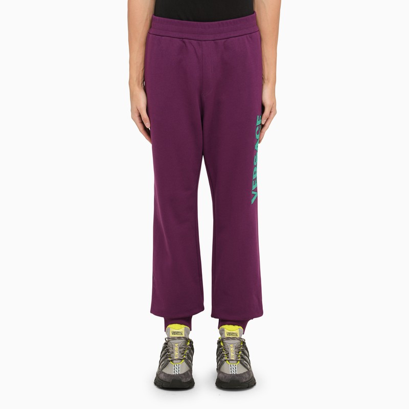 Sports trousers with logo