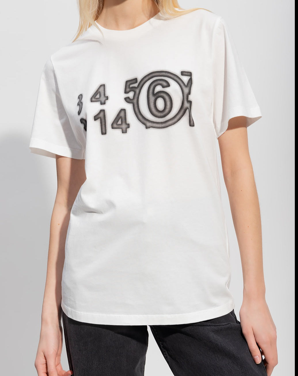 ズーム ロゴ オーバーサイズ T シャツ ｜ ホワイト