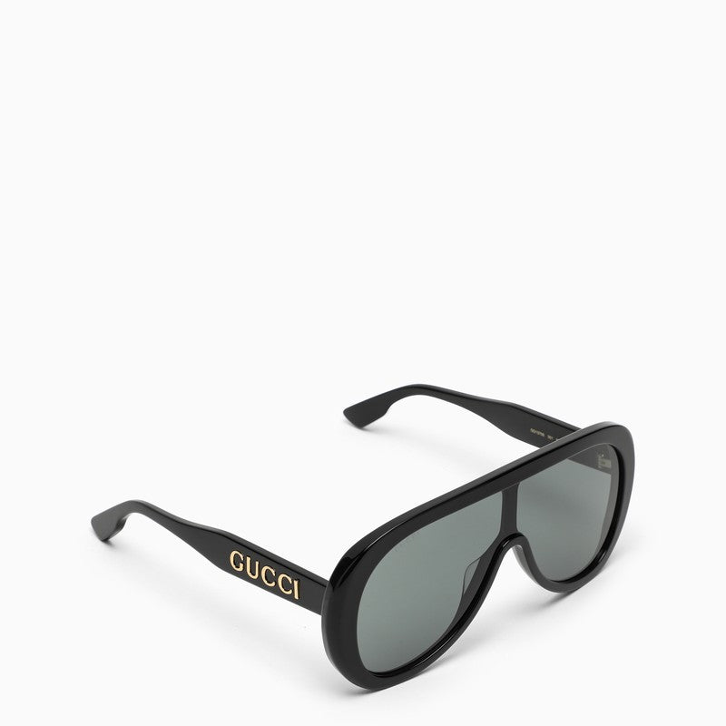 Oversize black sunglasses