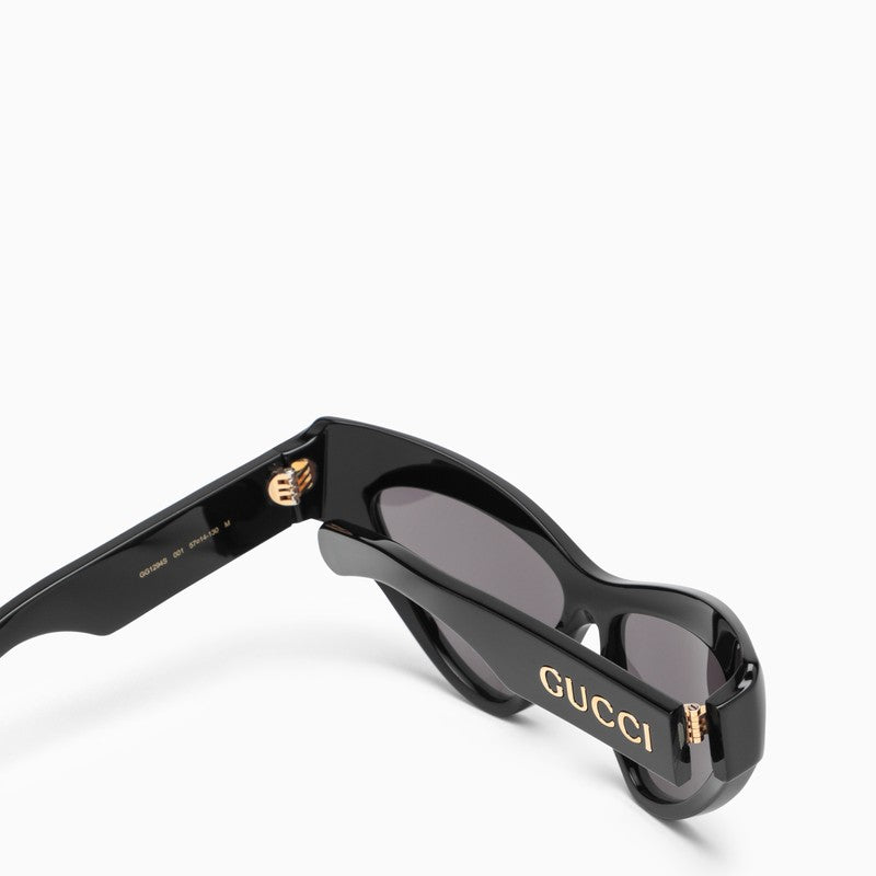 Black/grey cat-eye sunglasses