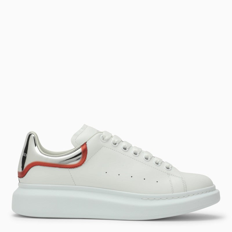 Oversize white/silver/red trainer