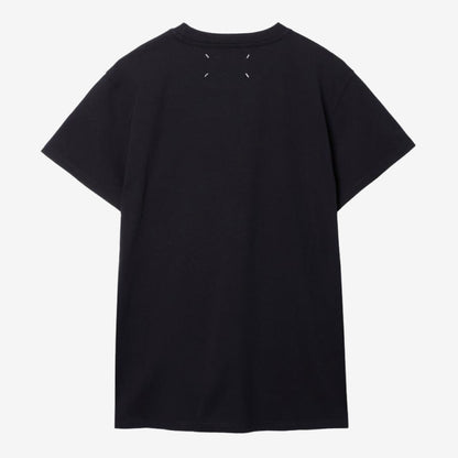 ナンバーロゴプリント Tシャツ｜ ブラック