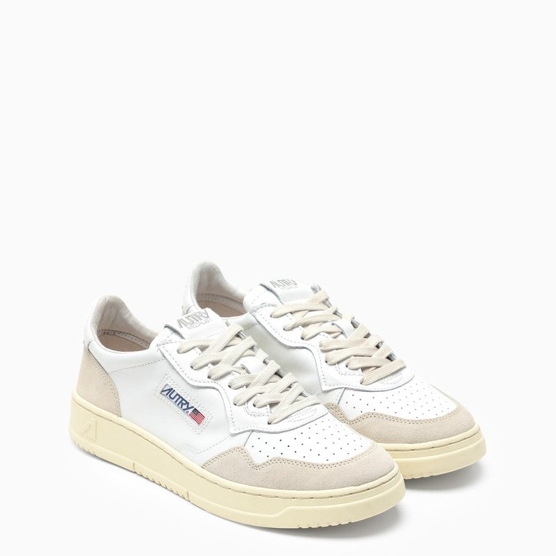 White leather low-top sneakers