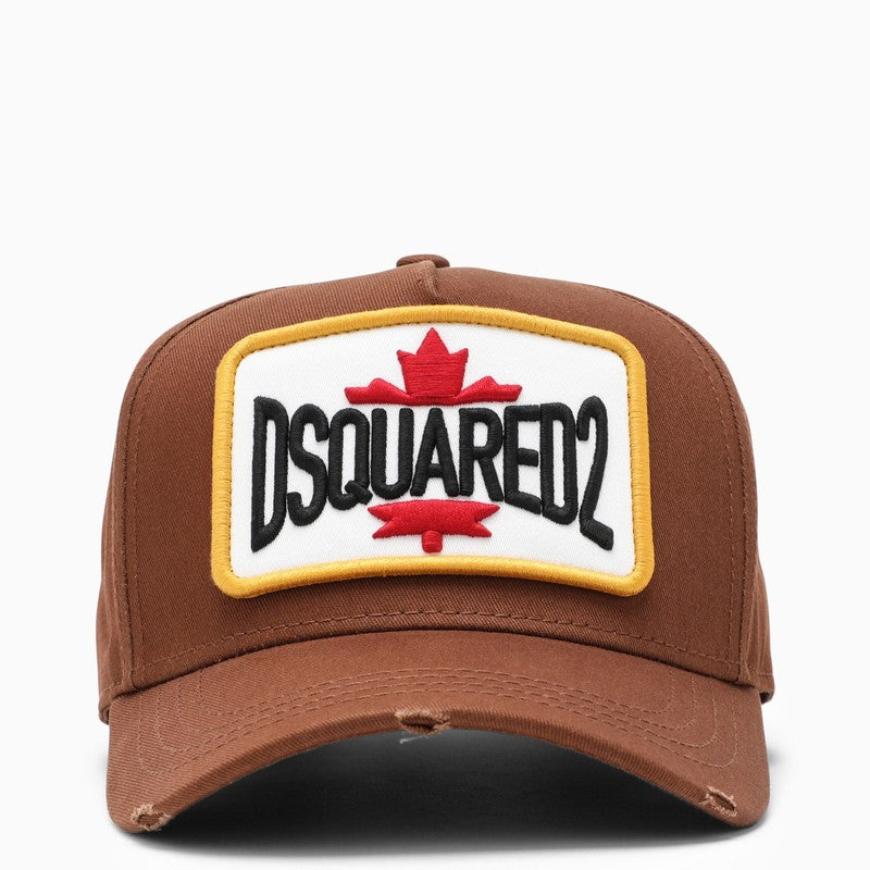 Hazelnut hat with patch