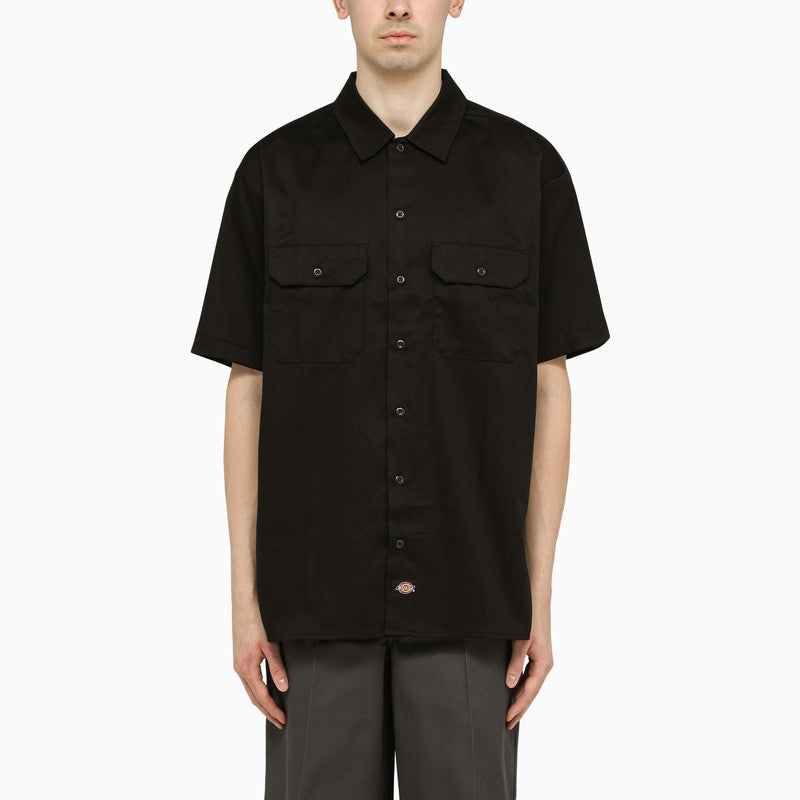 Black short-sleeved shirt